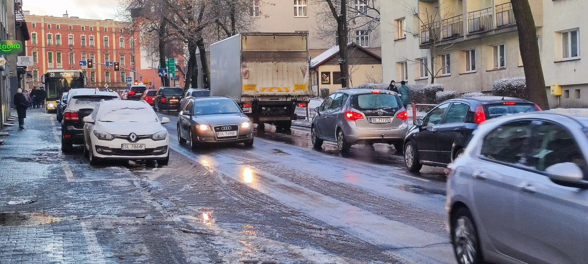 Uwaga na drogach - będzie ślisko!