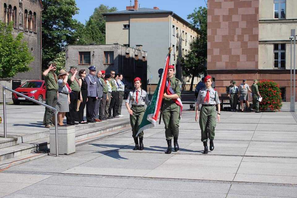 gra miejska " Szlakiem naszych bohaterów"