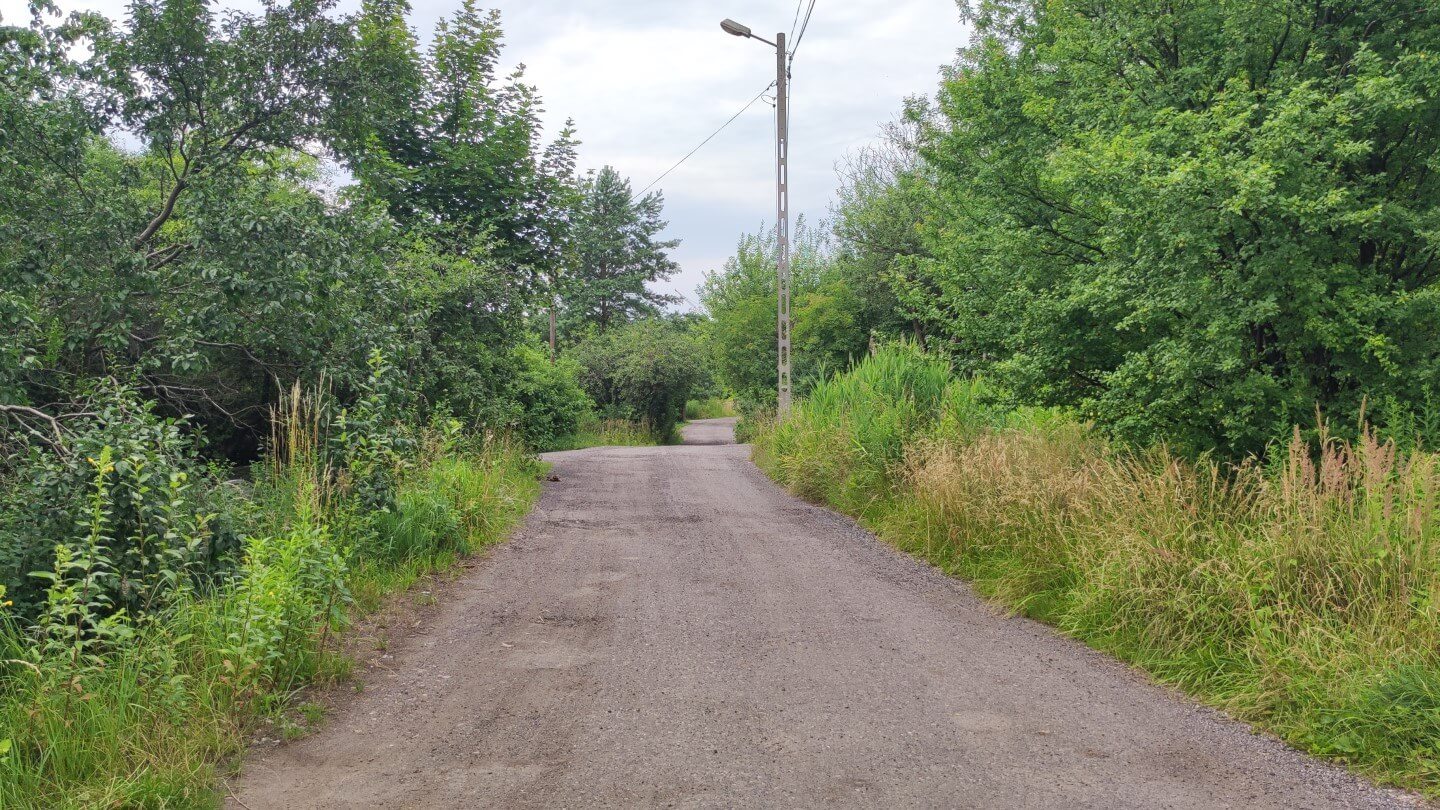 Ulicę Bałtycką trudno było nazwać współczesną drogą