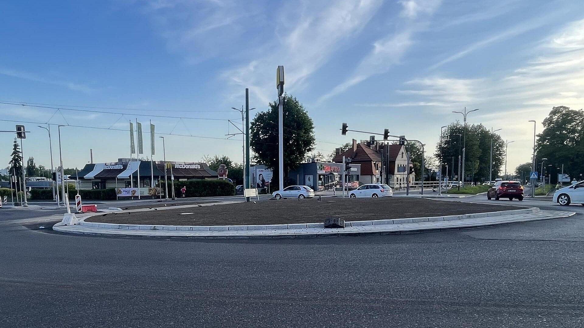 Ostatnie prace na rondzie spowodują poważne utrudnienia w ruchu Ostatnie prace na rondzie spowodują poważne utrudnienia w ruchu