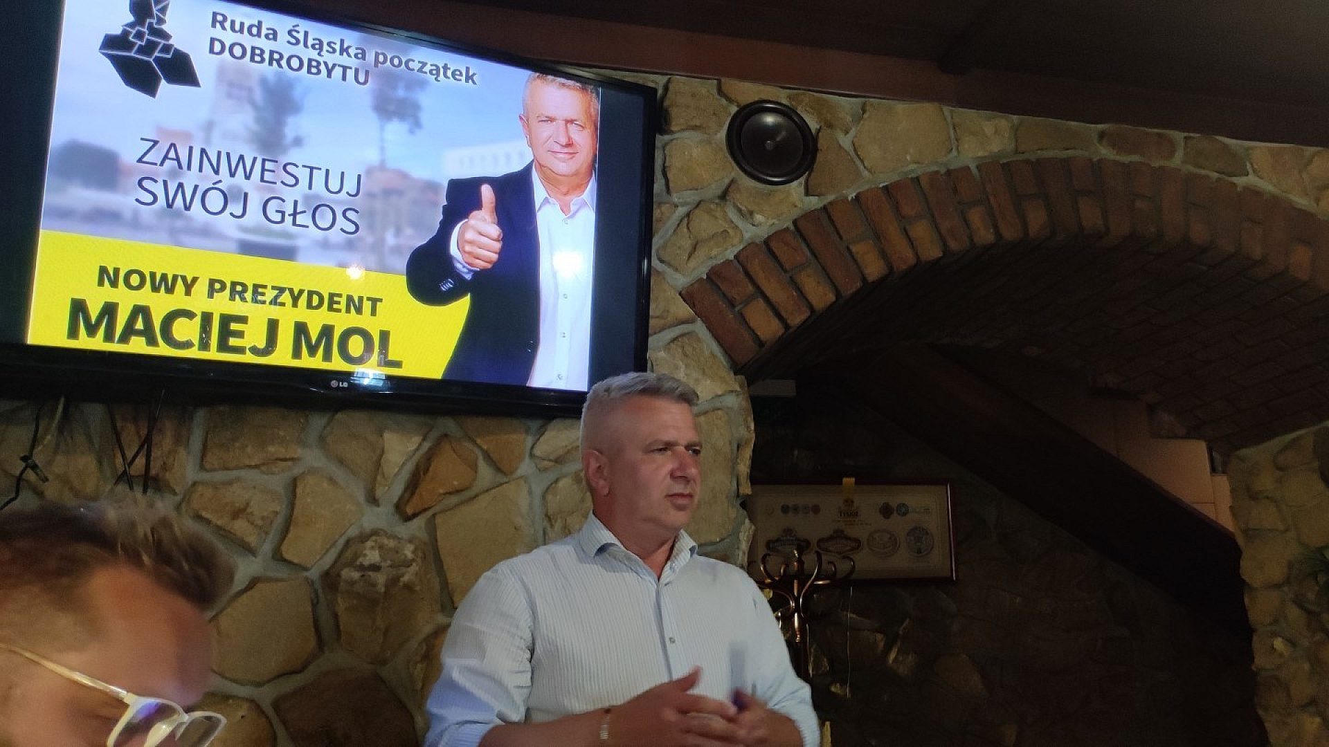 Maciej Mol spotkał się w Wirku z wyborcami Maciej Mol spotkał się w Wirku z wyborcami