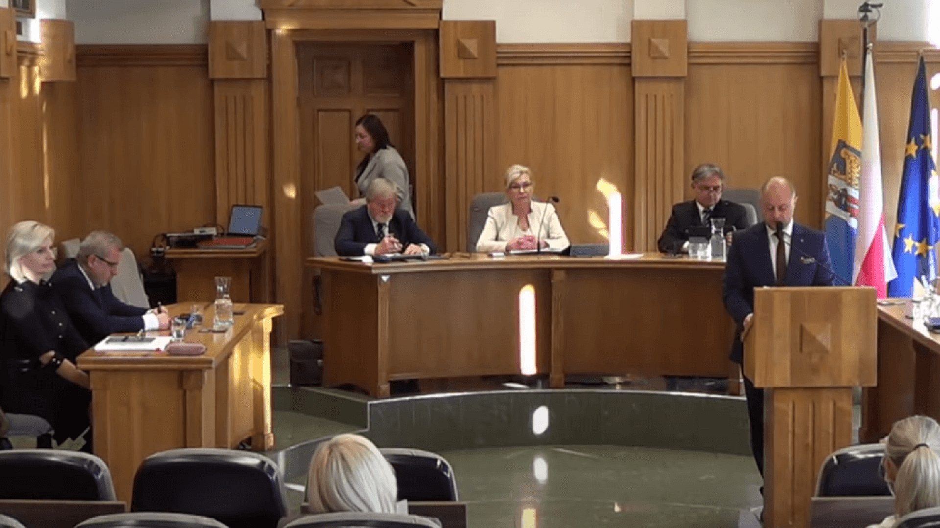 Radni uchwalili zarobki prezydenta Rudy Śląskiej Radni uchwalili zarobki prezydenta Rudy Śląskiej