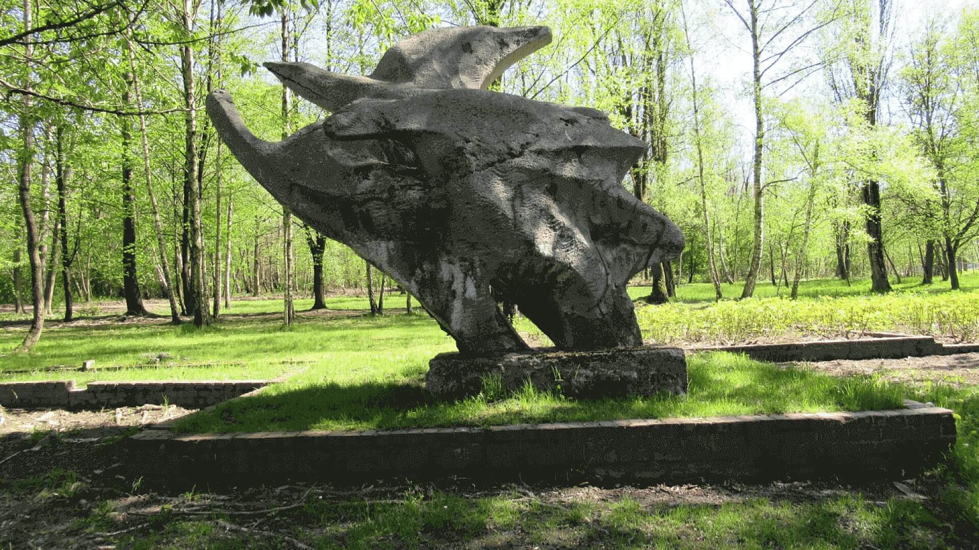 Rzeźba przy Czarnoleśnej odzyska dawny blask Rzeźba przy Czarnoleśnej odzyska dawny blask