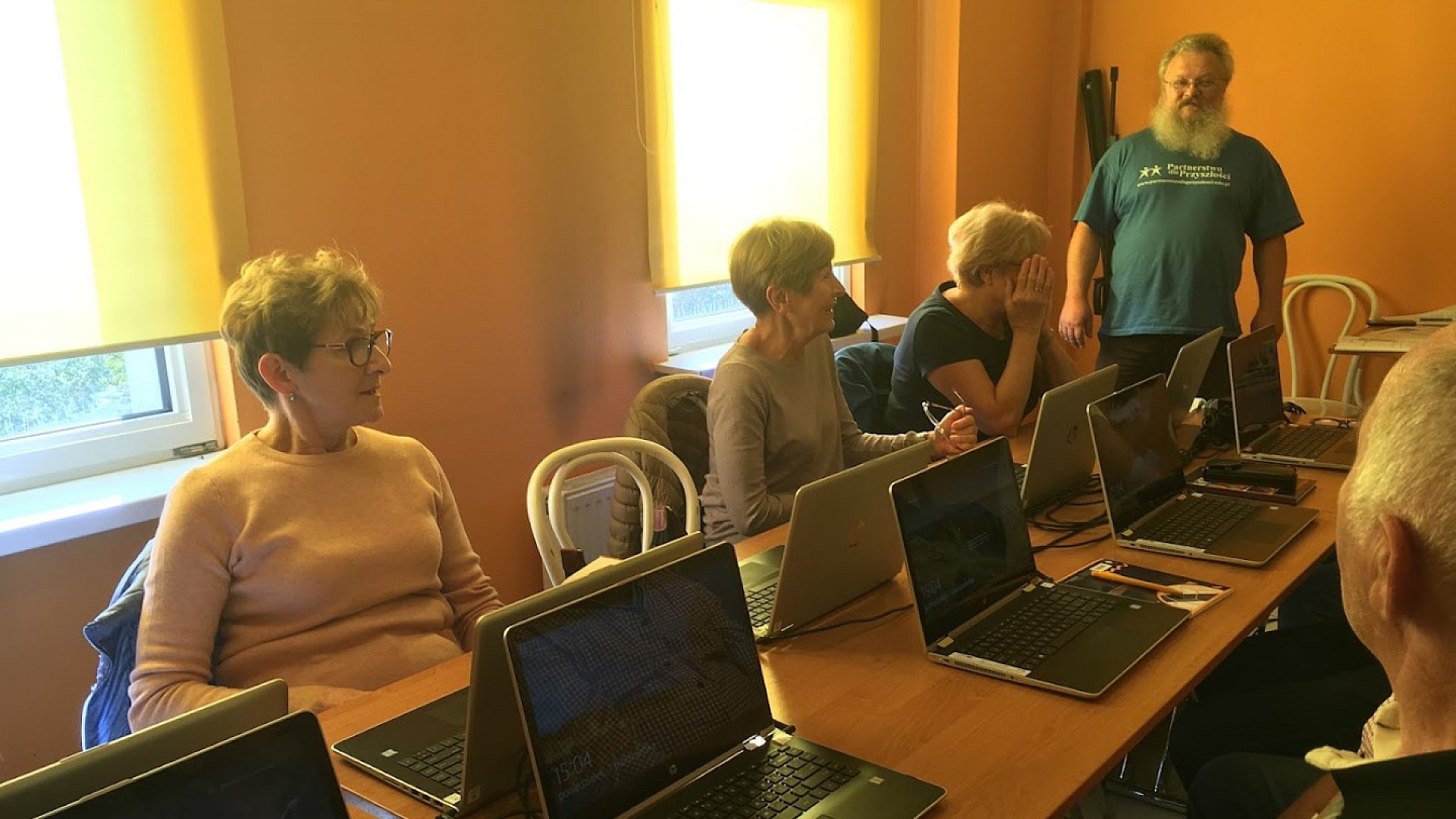 Pulsar wychodzi z ofertą dla seniorów - ćwiczenia, szkolenia i spotkania z ciekawymi ludźmi Pulsar wychodzi z ofertą dla seniorów - ćwiczenia, szkolenia i spotkania z ciekawymi ludźmi