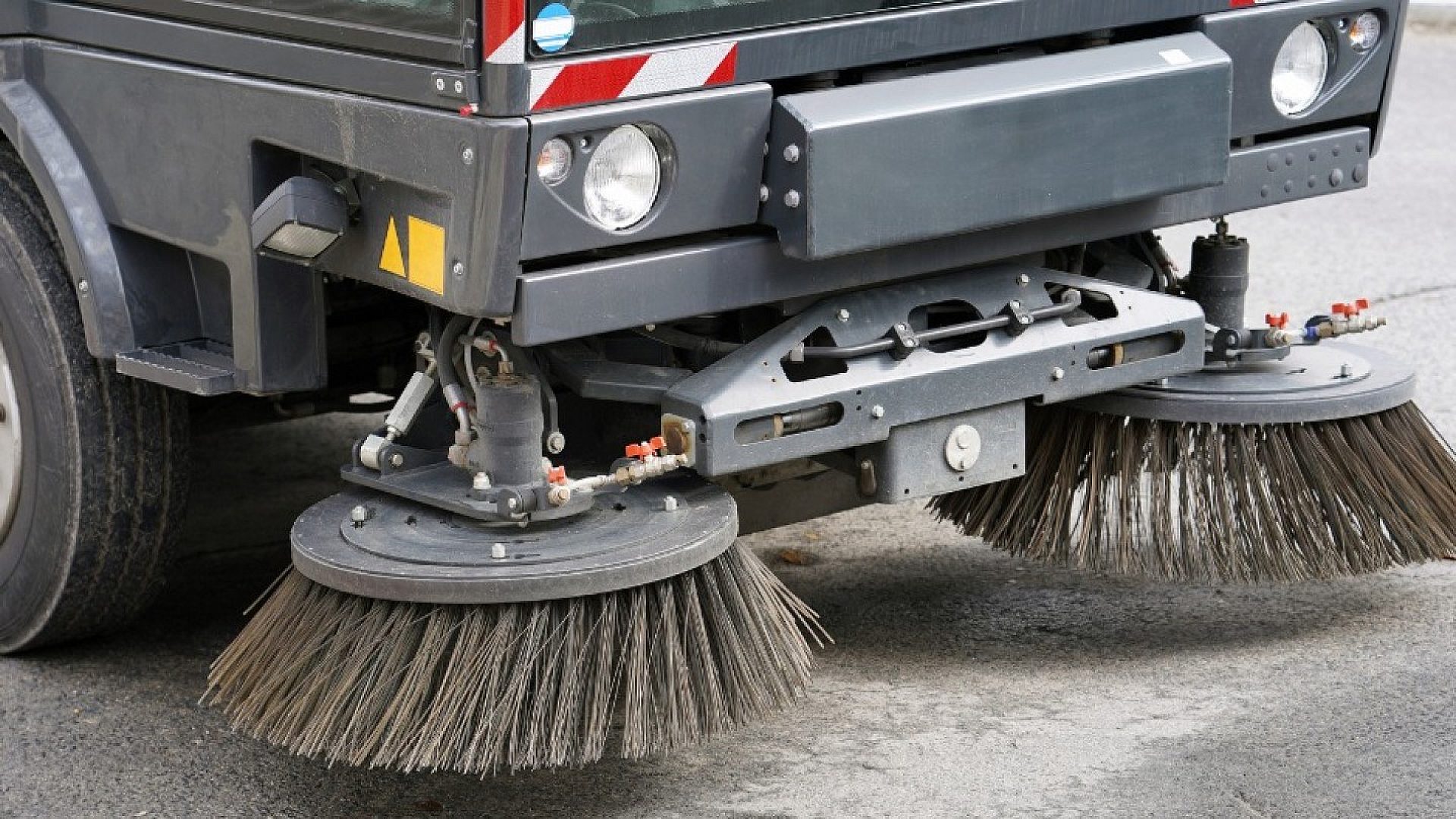 Czyszczenie miasta po zimie potrwa do końca marca Czyszczenie miasta po zimie potrwa do końca marca