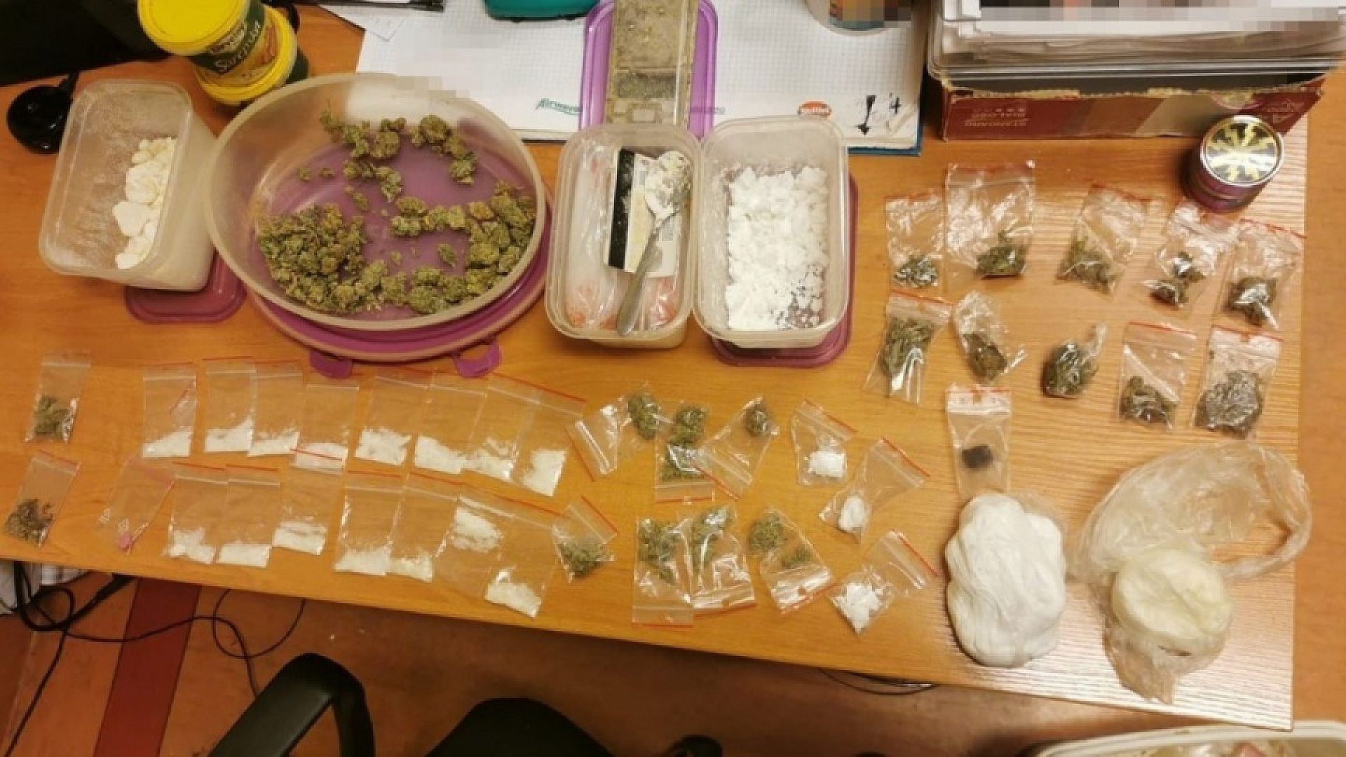 W mieszkaniu 34-latka z Rudy Śląskiej znaleziono blisko 3 tysiące działek narkotyków W mieszkaniu 34-latka z Rudy Śląskiej znaleziono blisko 3 tysiące działek narkotyków