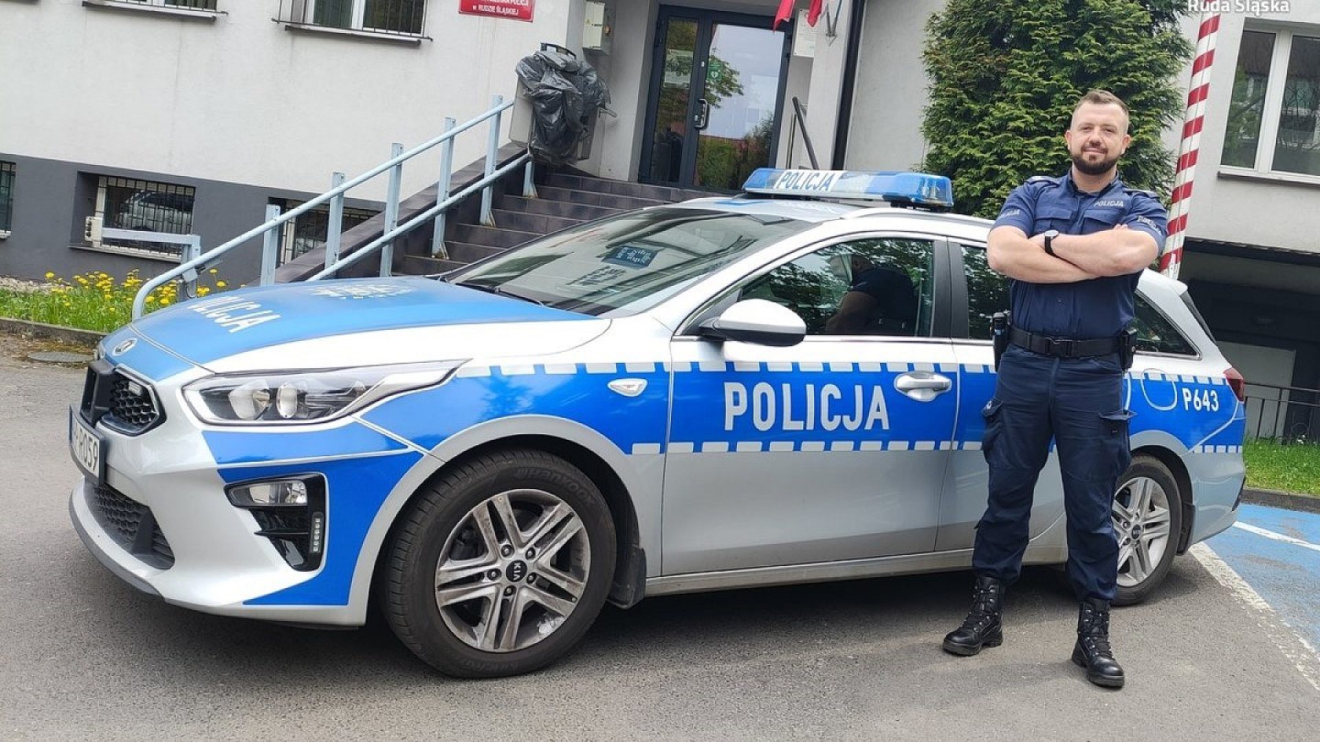 Po służbie też łapią złoczyńców Po służbie też łapią złoczyńców