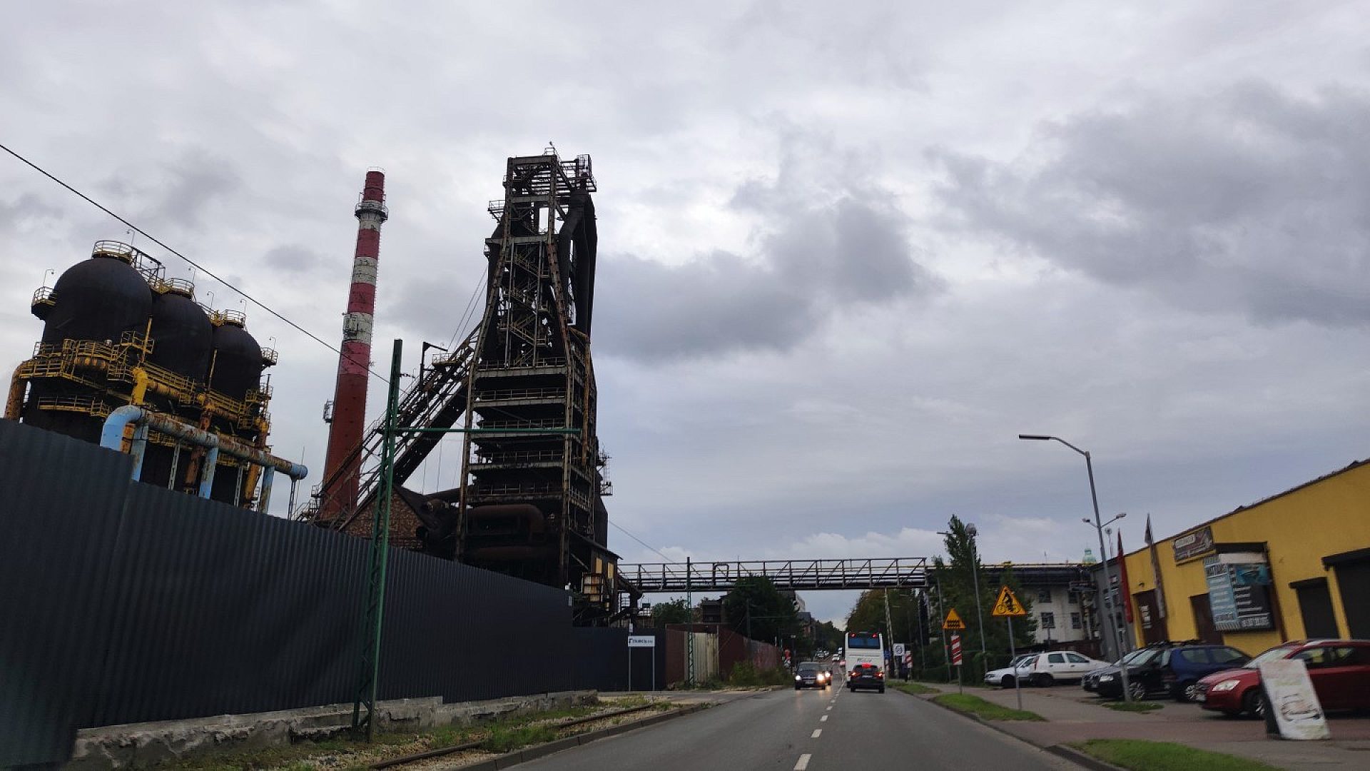 Huta Pokój straciła wizerunkowo. Fałszowane certyfikaty obiegły Europę Huta Pokój straciła wizerunkowo. Fałszowane certyfikaty obiegły Europę