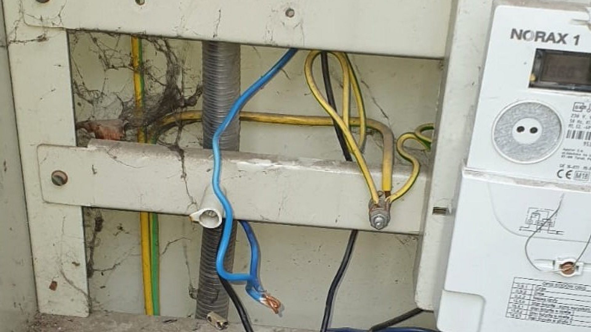 Kradzież prądu ujawniono w sześciu miejscach Kradzież prądu ujawniono w sześciu miejscach