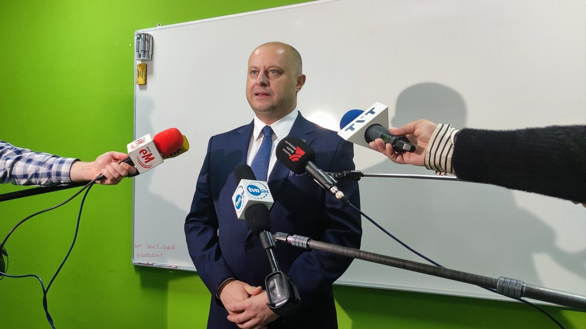 Dziś przed południem Michał Pierończyk odpowiadał na pytania dziennikarzy Dziś przed południem Michał Pierończyk odpowiadał na pytania dziennikarzy