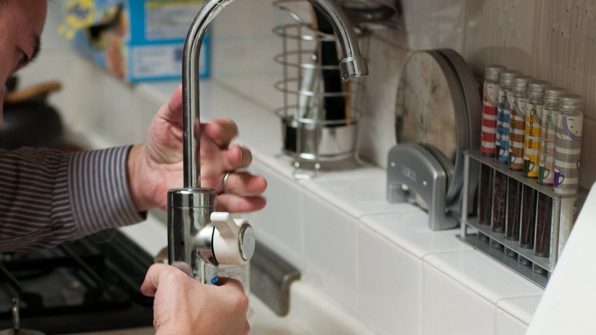 Metoda na kontrolę wody jest często wykorzystywana przez oszustów Metoda na kontrolę wody jest często wykorzystywana przez oszustów