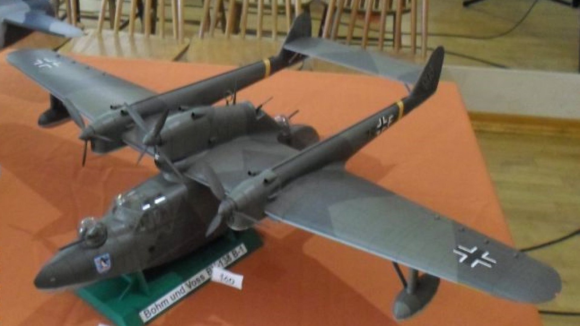 Modele kartonowe można sklejać godzinę albo... rok Modele kartonowe można sklejać godzinę albo... rok