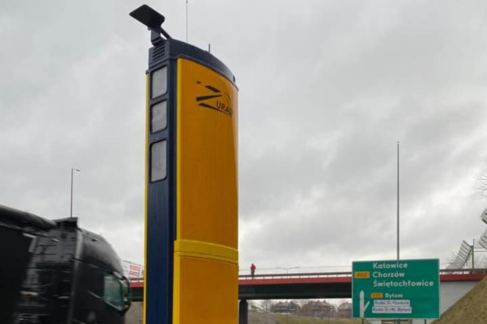 Fotoradar przy „zakręcie mistrzów” na DTŚ w Rudzie Śląskiej Fotoradar przy „zakręcie mistrzów” na DTŚ w Rudzie Śląskiej