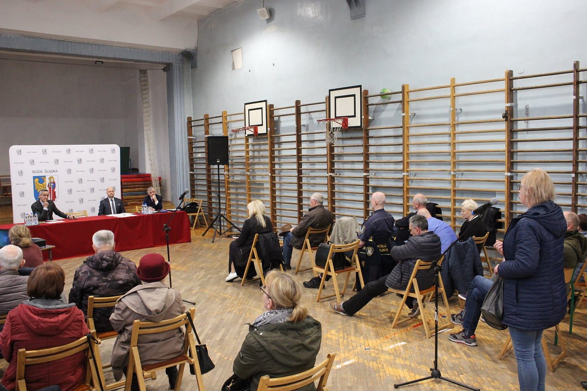 Spotkanie władz miasta z mieszkańcami Bykowiny Spotkanie władz miasta z mieszkańcami Bykowiny