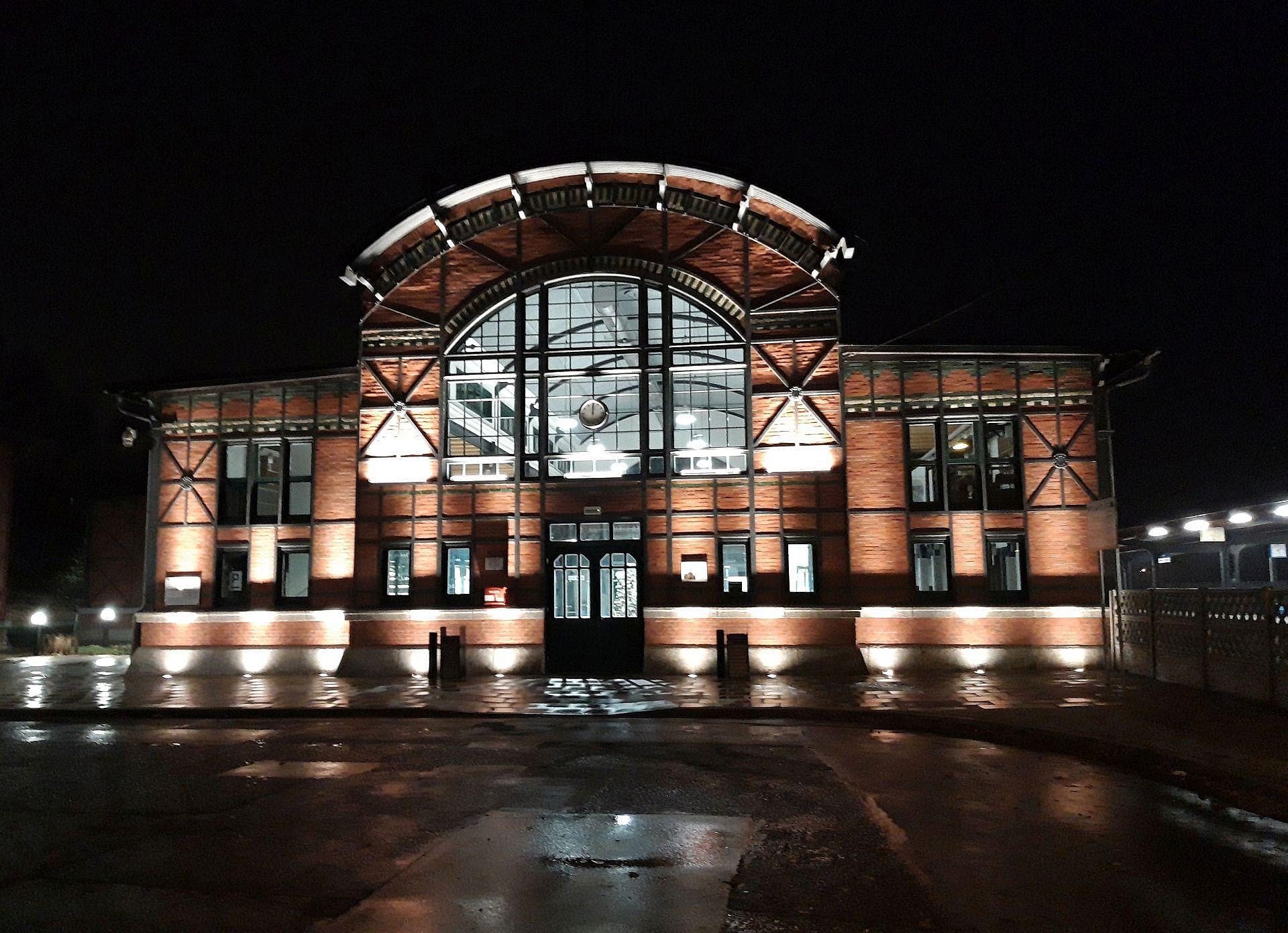 Dworzec w Rudzie Śląskiej - Chebziu Dworzec w Rudzie Śląskiej - Chebziu