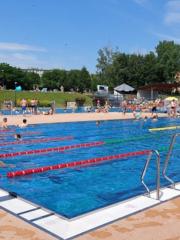 Wskoczyć do wody w takim upale... Wskoczyć do wody w takim upale...