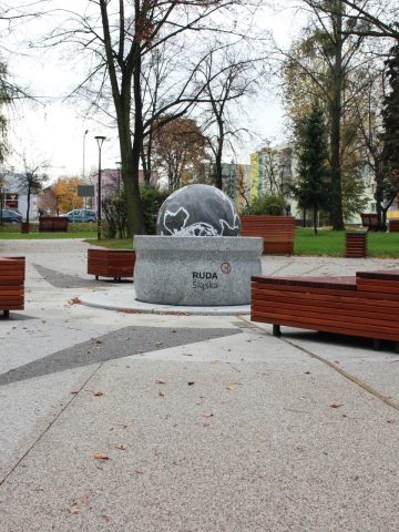 Palantir w popielniczce... Oby nie łączył z Mordorem :) Palantir w popielniczce... Oby nie łączył z Mordorem :)