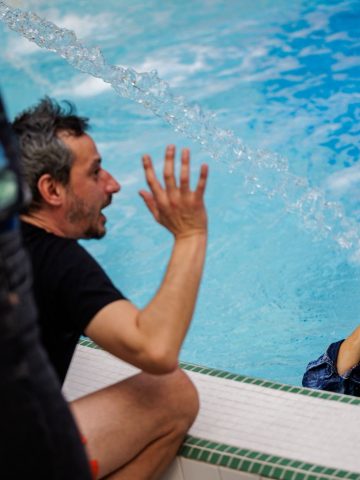 Wszyscy mokrzy. Poza reżyserem Wszyscy mokrzy. Poza reżyserem