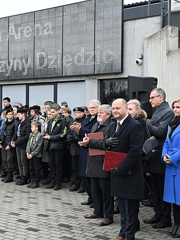 Odsłonięcie tablicy Grażyny Dziedzic Odsłonięcie tablicy Grażyny Dziedzic
