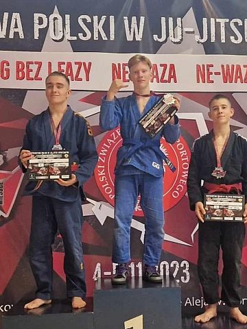 Czterech zawodników - wszyscy z medalami - zespół Academia Gorila Czterech zawodników - wszyscy z medalami - zespół Academia Gorila