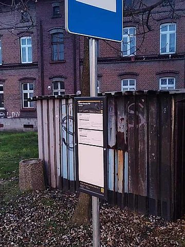 Piękny brak czegokolwiek na przystanku do wsiadania Piękny brak czegokolwiek na przystanku do wsiadania