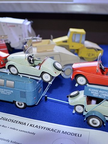 Historia motoryzacji z papieru Historia motoryzacji z papieru