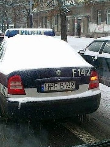 "Słynny" radiowóz łódzkiej policji, 2015 rok (najprawdopodobniej) "Słynny" radiowóz łódzkiej policji, 2015 rok (najprawdopodobniej)