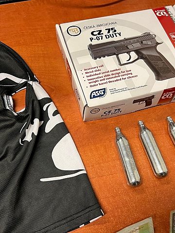 Podejrzani o znęcanie się nad 15-latkiem Podejrzani o znęcanie się nad 15-latkiem