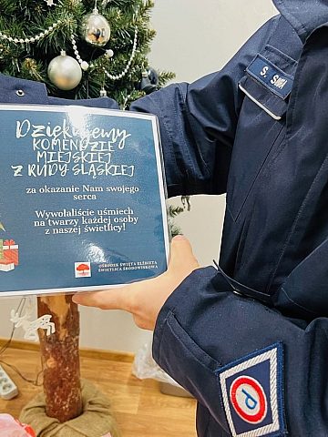 Podziękowanie dla policji od wdzięcznych podopiecznych świetlicy środowiskowej Podziękowanie dla policji od wdzięcznych podopiecznych świetlicy środowiskowej