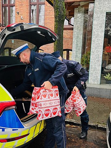 Na takie policyjne odwiedziny nikt nie narzeka Na takie policyjne odwiedziny nikt nie narzeka
