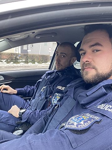 St. sierż. Michał Moj i post. Bartosz Szafrański zatrzymali 23-latka z Rudy Śląskiej St. sierż. Michał Moj i post. Bartosz Szafrański zatrzymali 23-latka z Rudy Śląskiej