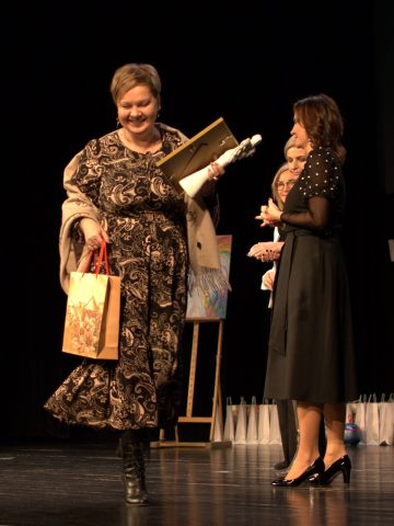 Warto pomagać innym Warto pomagać innym