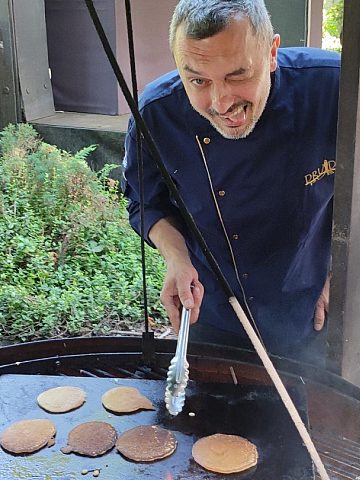 Szef kuchni i jego "pankejki" Szef kuchni i jego "pankejki"