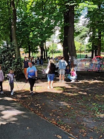 Punktualnie o godz. 11 ogród MCK zapełnił się najmłodszymi Punktualnie o godz. 11 ogród MCK zapełnił się najmłodszymi