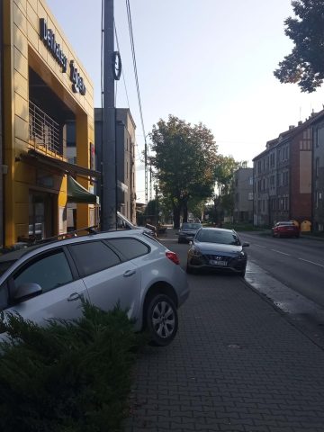 W tym miejscu od lat był problem z parkowaniem W tym miejscu od lat był problem z parkowaniem