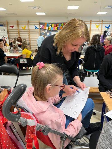 Z pomocą nauczycieli i terapeutów - do przodu! Z pomocą nauczycieli i terapeutów - do przodu!