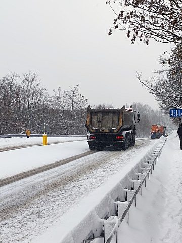 Pod śniegiem nie widać co zostało zrobione Pod śniegiem nie widać co zostało zrobione