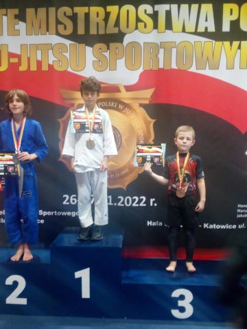 Najmłodsi wojownicy z medalami Najmłodsi wojownicy z medalami