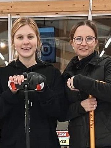 Magdalena Kołodziej z Rudy Śląskiej (druga z prawej) ze swoją drużyną Magdalena Kołodziej z Rudy Śląskiej (druga z prawej) ze swoją drużyną