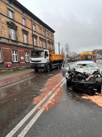 Kierujący golfem z licznymi obrażeniami trafił do szpitala Kierujący golfem z licznymi obrażeniami trafił do szpitala