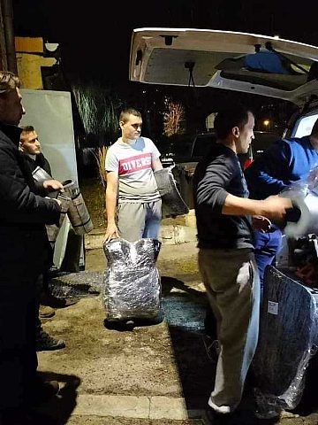 Strażacy z rudy pomagaja Strażacy z rudy pomagaja