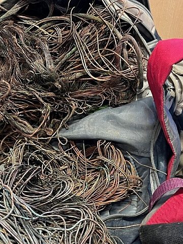 Opalone kable sprzedawał na złom Opalone kable sprzedawał na złom