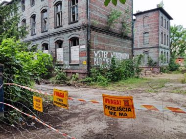 Smutny widok dawnego Szpitala Miejskiego w Wirku Smutny widok dawnego Szpitala Miejskiego w Wirku