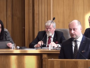 Prezydent Michał Pierończyk relacjonuje dokonania zarządu Prezydent Michał Pierończyk relacjonuje dokonania zarządu