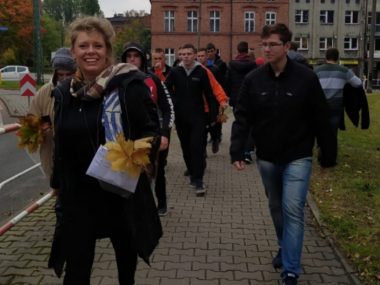Gra miejska z okazji Dnia Papieskiego i Dnia Edukacji Narodowej w Rudzie Śląskiej Gra miejska z okazji Dnia Papieskiego i Dnia Edukacji Narodowej w Rudzie Śląskiej