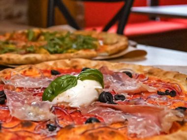 Pizza z kulką Pizza z kulką