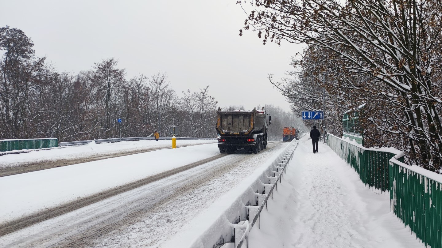 Pod śniegiem nie widać co zostało zrobione