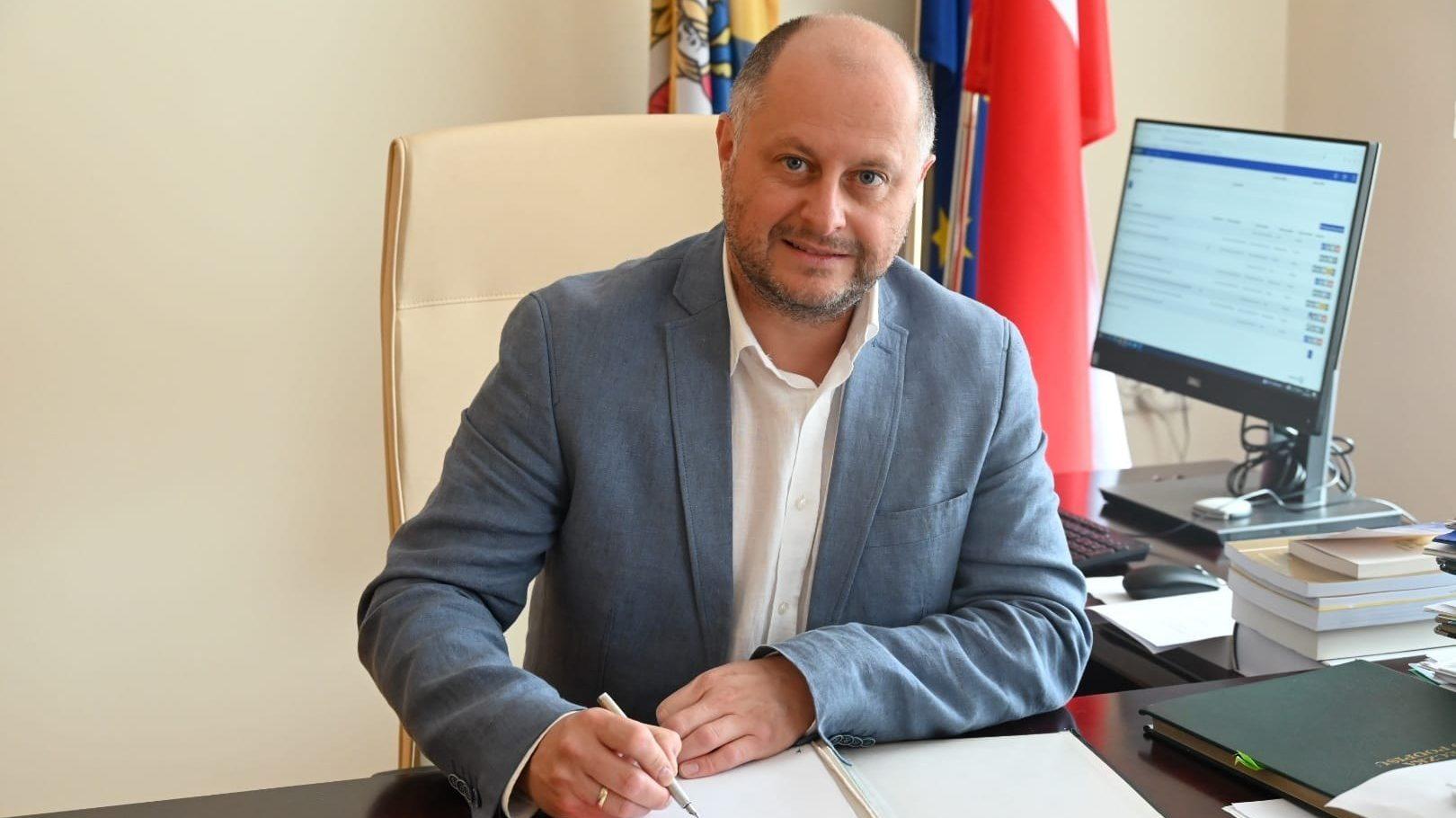 Prezydent Michał Pierończyk planuje nie płacić składek ZUS za pracowników