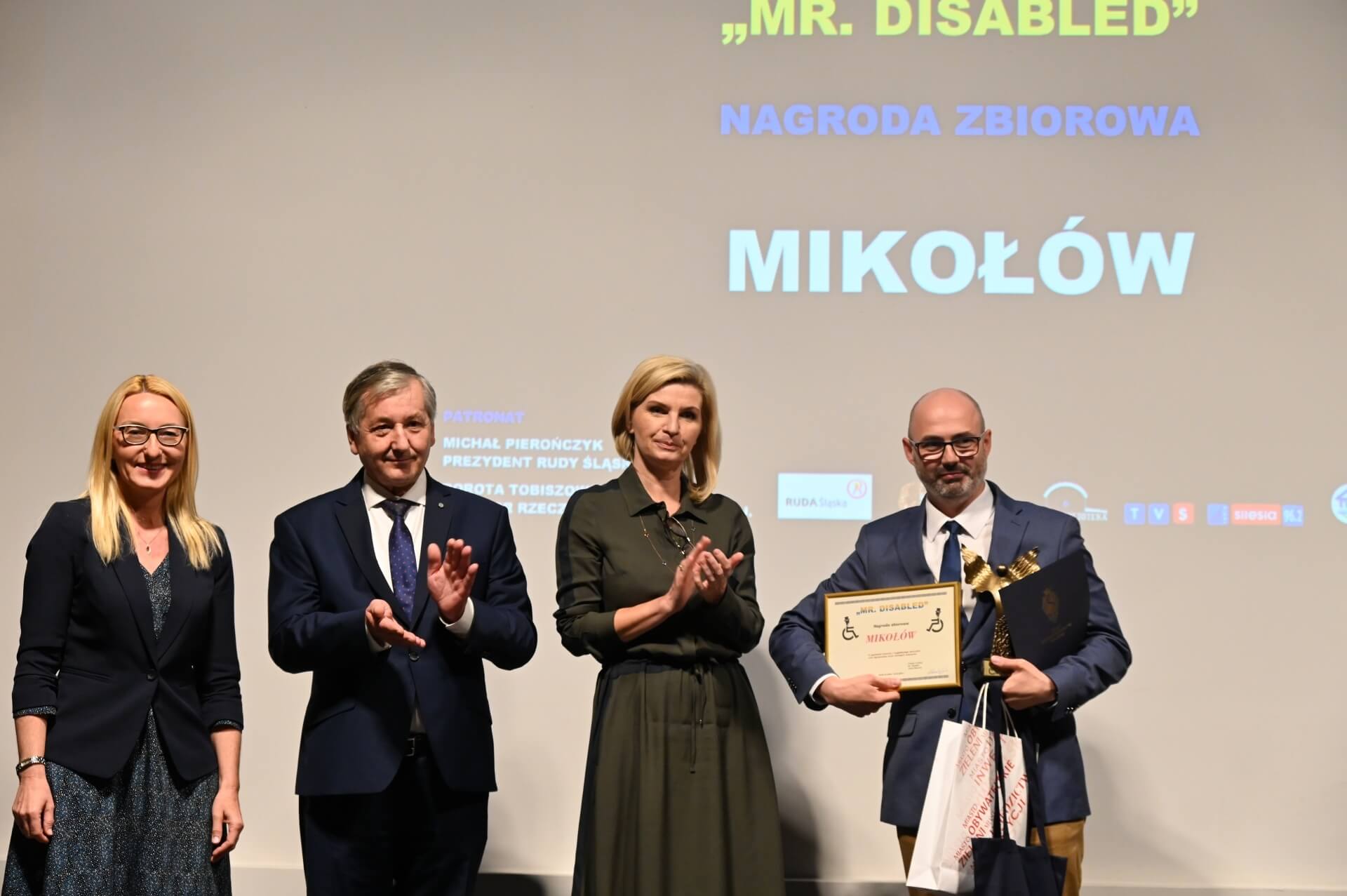 Laureatem nagrody zbiorowej zostało miasto Mikołów i Rafał Kwapuliński, doradca burmistrza ds. osób niepełnosprawnych