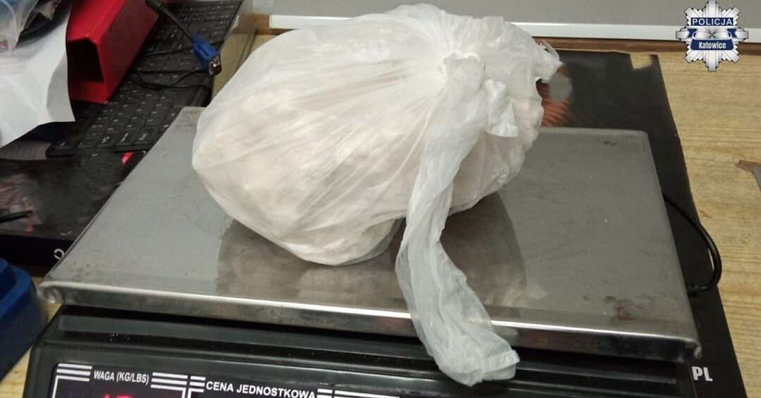 Ponad 2 kilogramy narkotyków w samochodzie. Diler wpadł w Rudzie Śląskiej